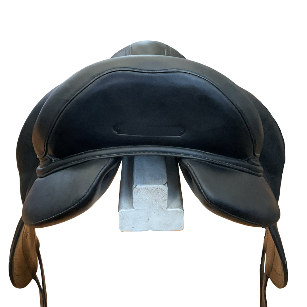 17.5" Forestier Aachen Medium Used Dressage Saddle
