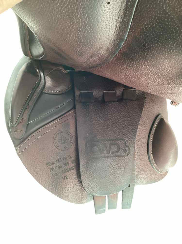 16.5 CWD used close contact saddle