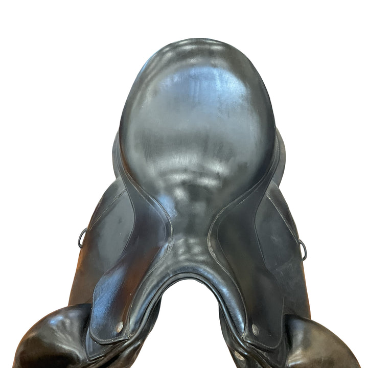 17.5" CWD SE08 Medium Used Dressage Saddle