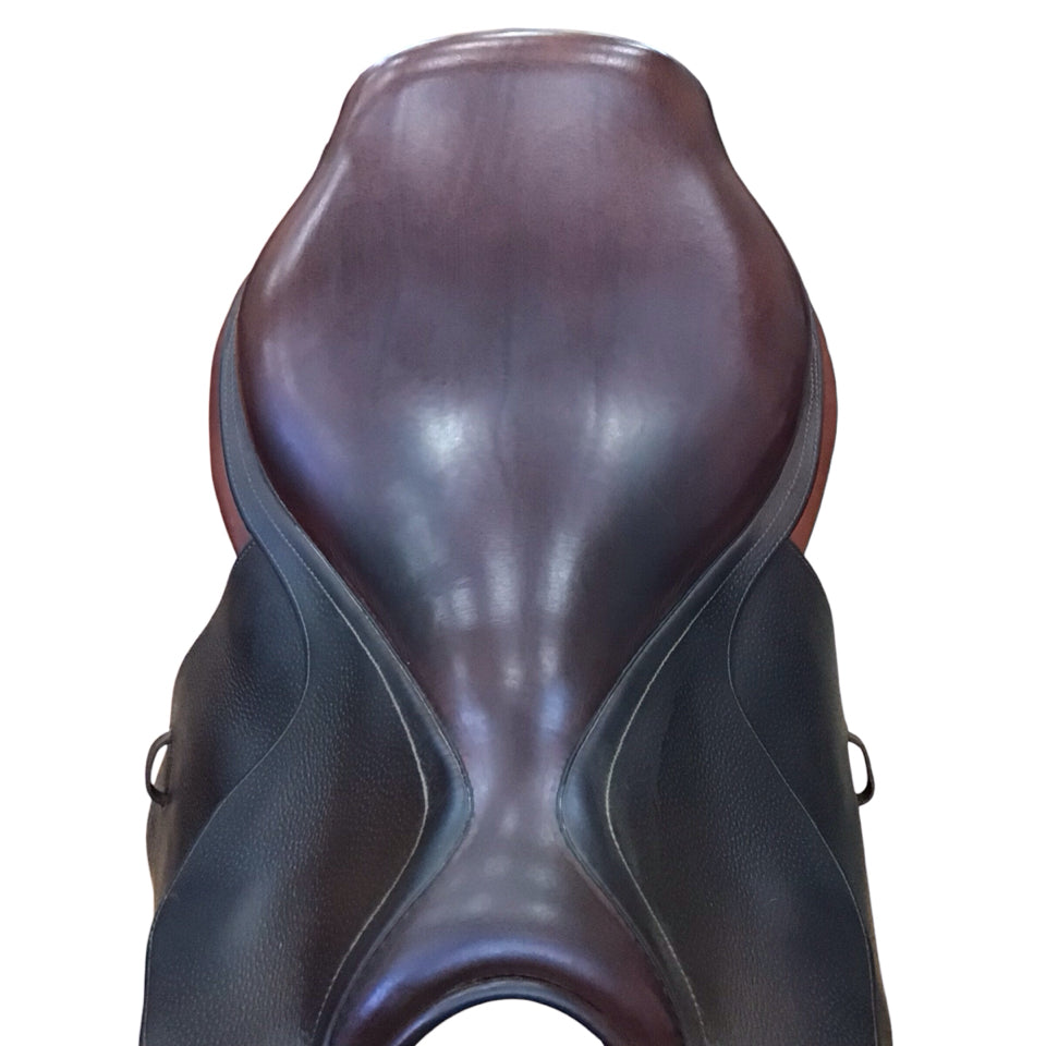 18" CWD SE02 Medium Used Hunter/Jumper Saddle - H