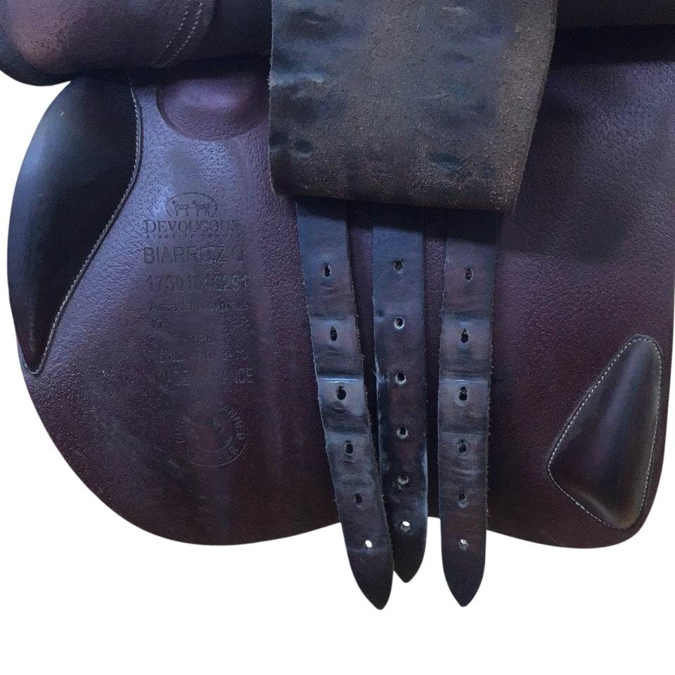 17" Devoucoux Biarritz O Medium Used Hunter/Jumper Saddle - H