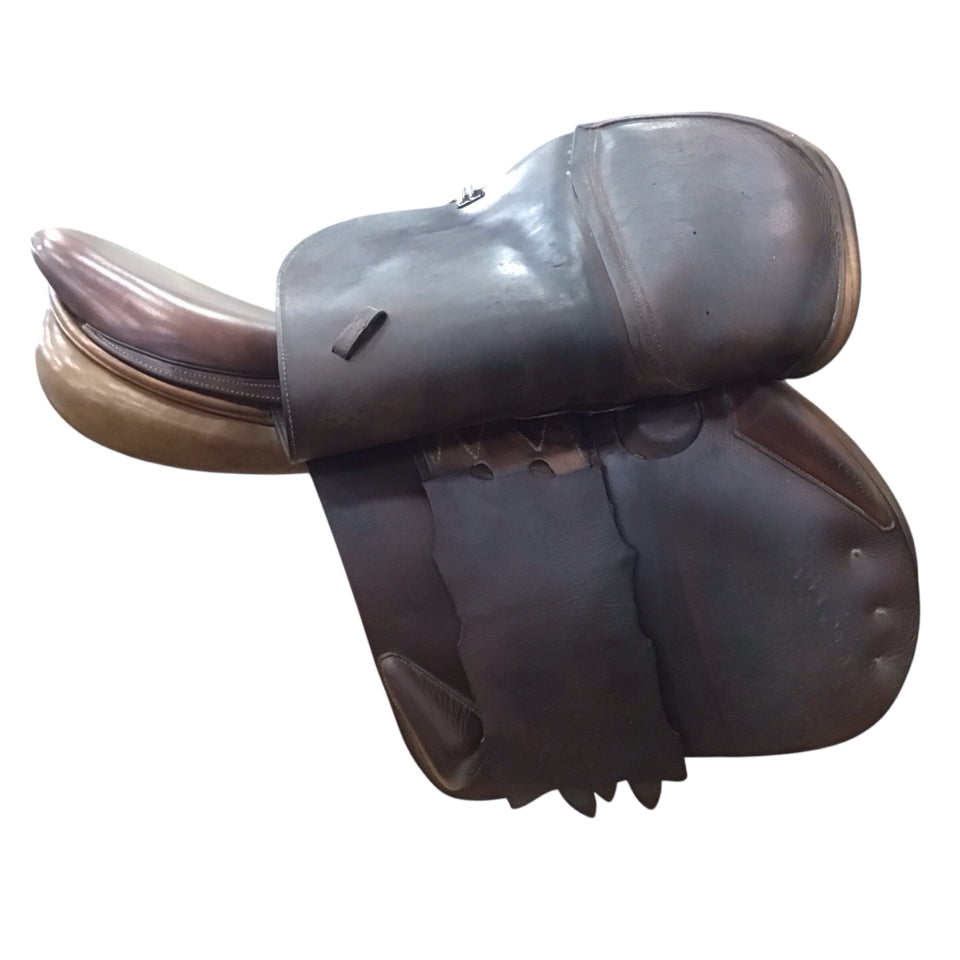 17.5" Devoucoux Socoa Medium Used Hunter/Jumper Saddle - H