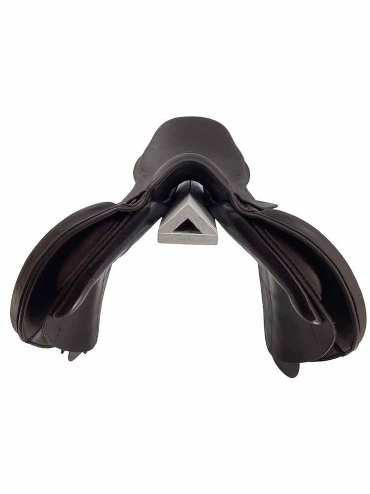 16" M Toulouse used close contact saddle B has black cover