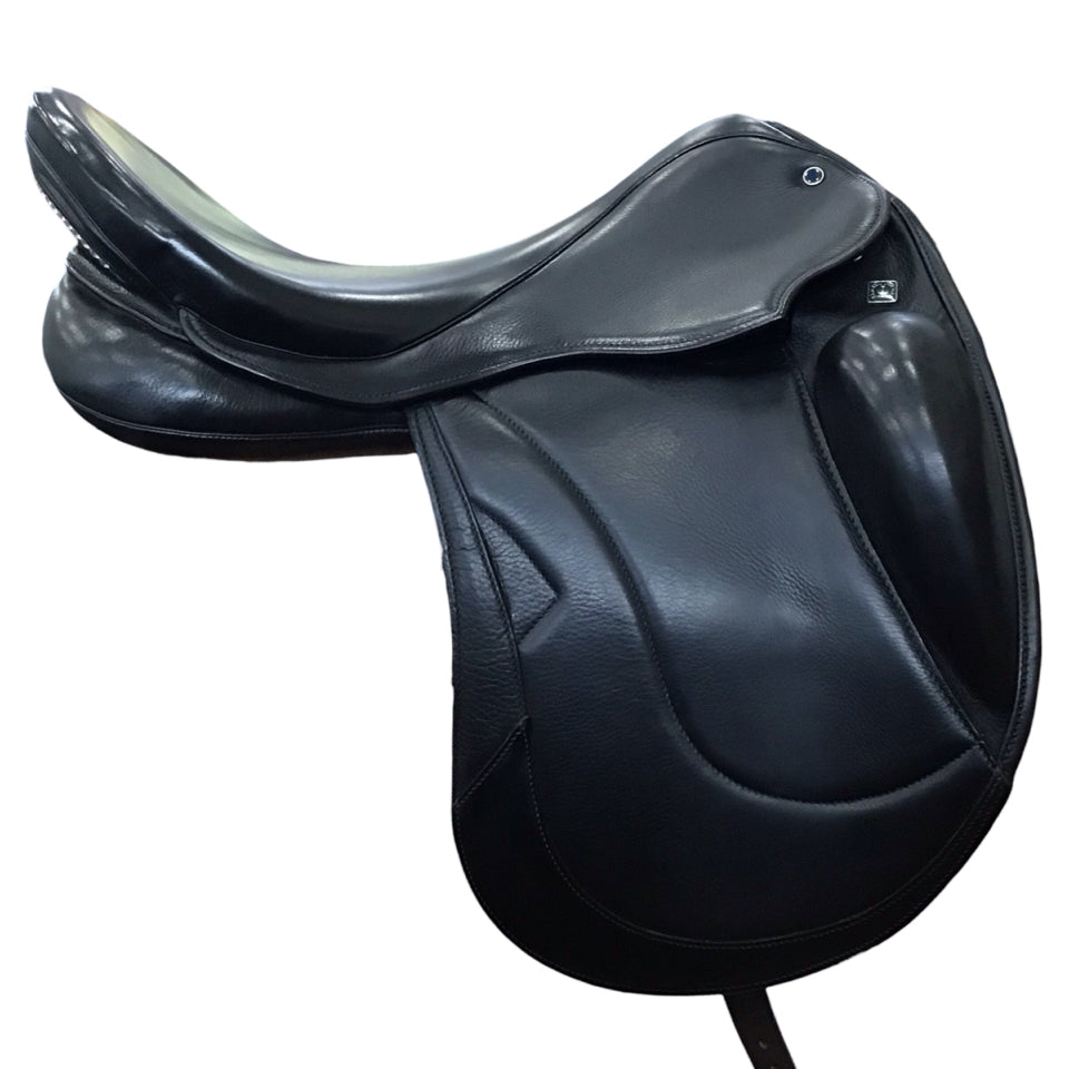18" Stubben Centurion 31cm Medium/Wide Demo Condition Dressage Saddle - H