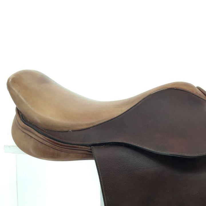 17" Camelot M tree used close contact saddle B