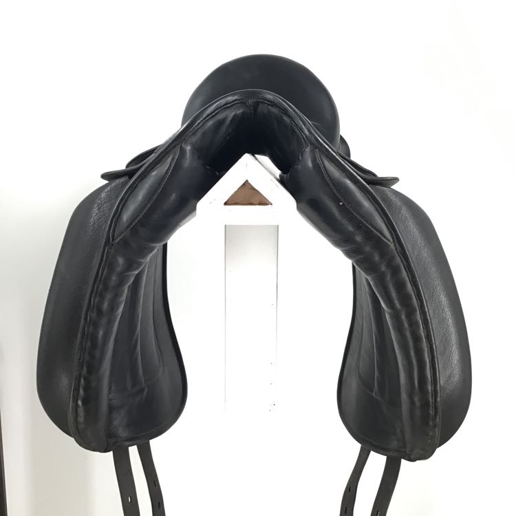 16.5" Black Country mono flap dressage saddle